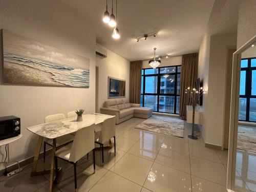IOI Retreat at Conezion near IOI City Mall-Free Netflix