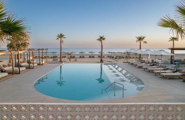 Iperion Beach Hotel