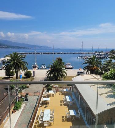 Iraklitsa Port View