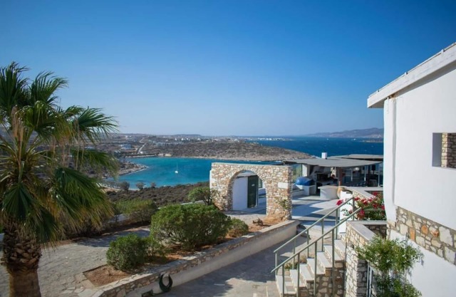 Irene's View Villa four · House with swimming pool near Pounda