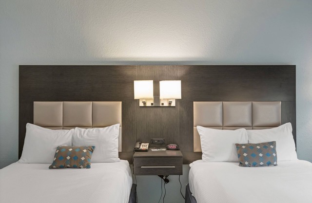 Iris Garden Inn