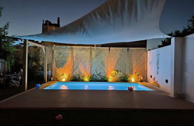 Iris pool House