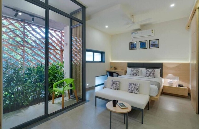 Iris Suites