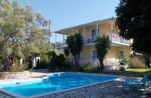 Villa "IRIS" con piscina