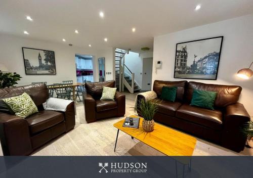 Ironbridge Home with Roof Terrace