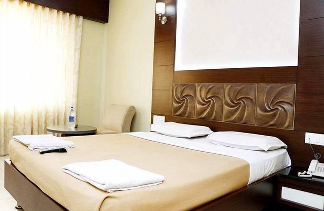 Iroomz Vaishali Residency