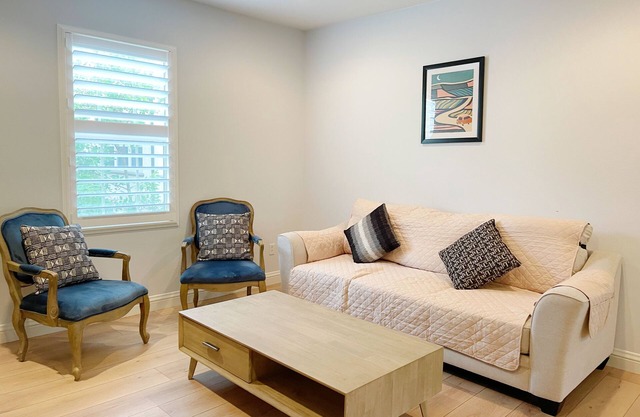Irvine townhouse close to park, community club