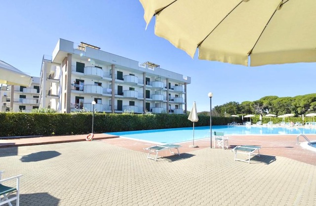ISA-Apartments 2 beds in Residence with swimming-pool in San Vincenzo, just 600 meters from the sea