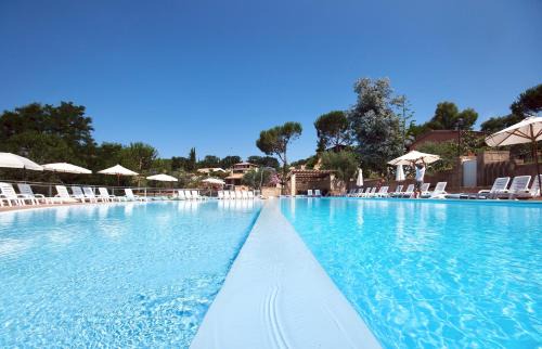 ISA-Residence with swimming pool in Guardistallo surrounded by greenery
