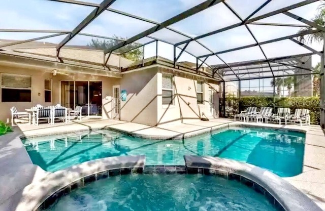 Isabellas Luxury 6BR Home Pool/Jacuzzi/Spa/GameRoom/BBQ Grill/ Mins from Disney