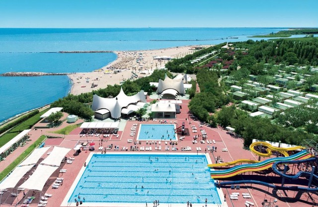 Isamar Holiday Village