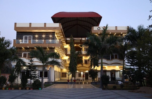 Ishwar Nain Hotel