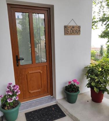 Isidora Apartments