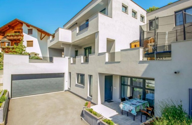 IsiLiving by Interhome