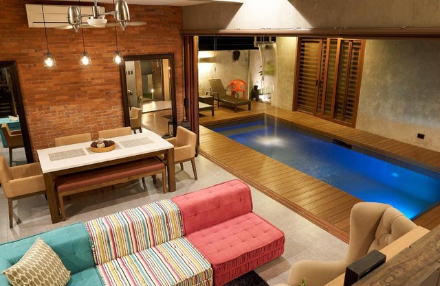 ISLA VILLA 1 amazing waterfall pool house near beach, bars & restaurants