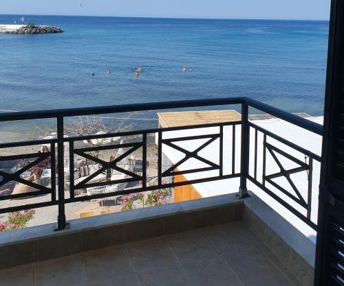 Island apartment N.Skioni