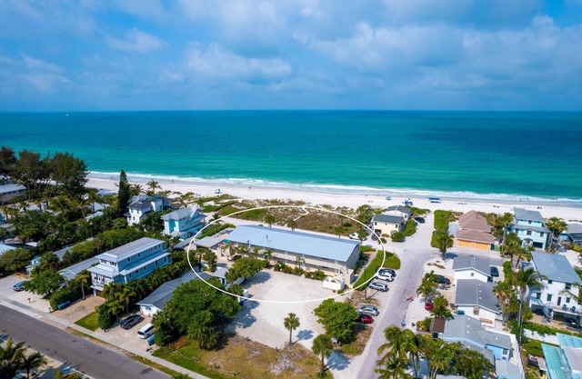 Island Beach Club 2 - Condo 2 Bedroom / 1.5 Bath ground level gulf front ,...