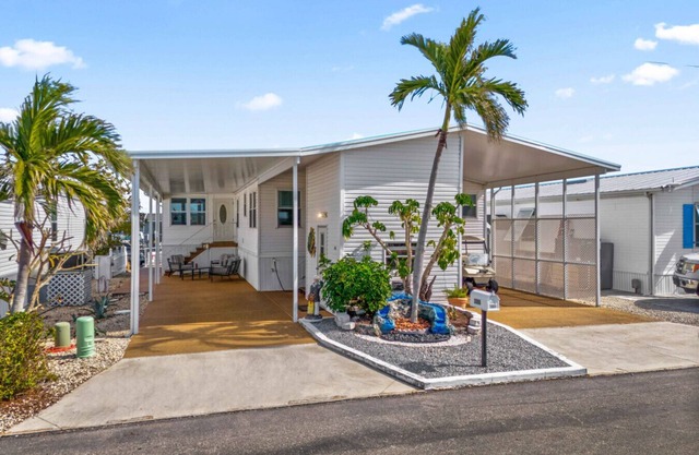 Island Getaway – Waterfront Home with Gulf Access, Boat & Golf Cart!