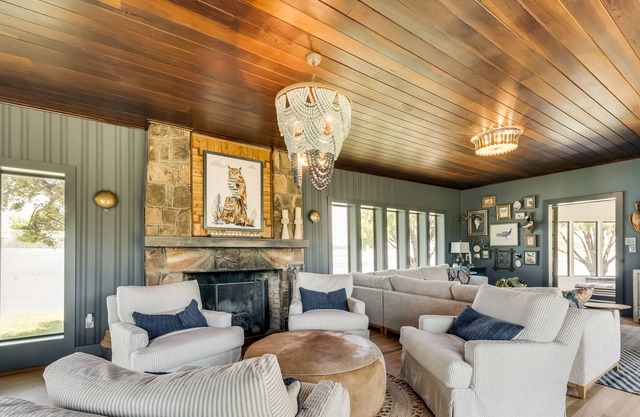 Island Getaway - Luxurious Home on Private Island