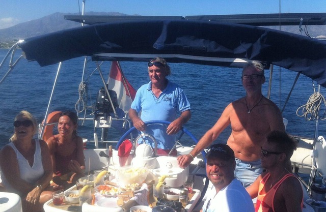 Salto de isla en yate de vela de 41 pies
