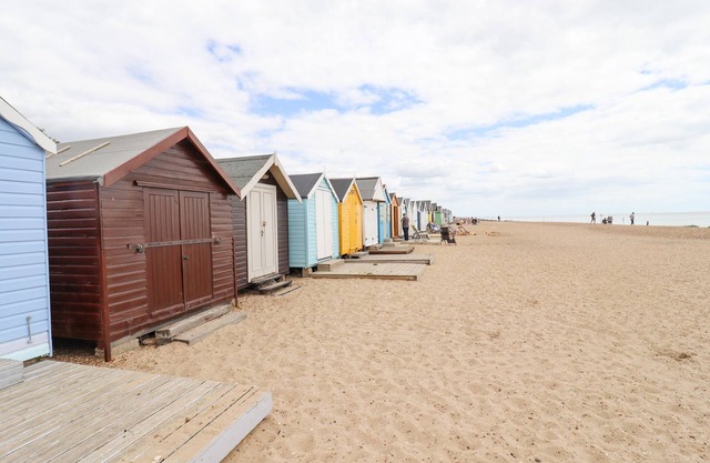 ISLAND HOUSE, family friendly, with a garden in Mersea Island
