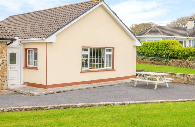 ISLAND VIEW, country holiday cottage in Ardmore, County Waterford