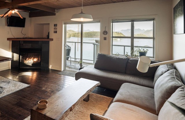 Island Vista - Waterfront Condo