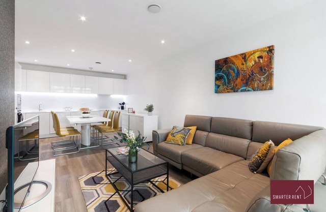 Isleworth - 2 Bed Flat with parking