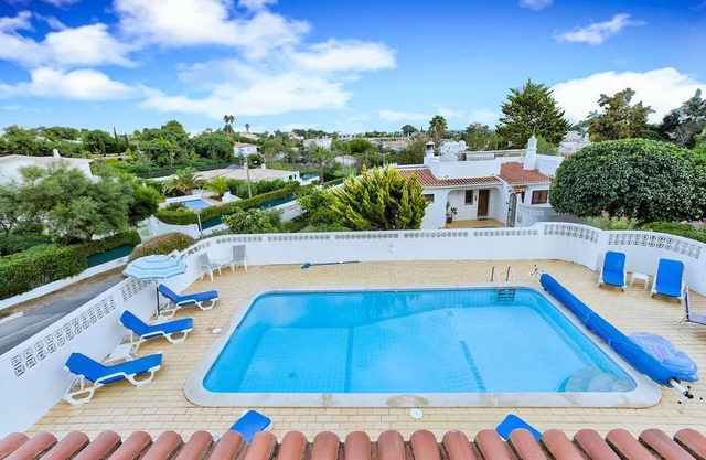 Gran villa de 4 dormitorios situada en finca tranquila