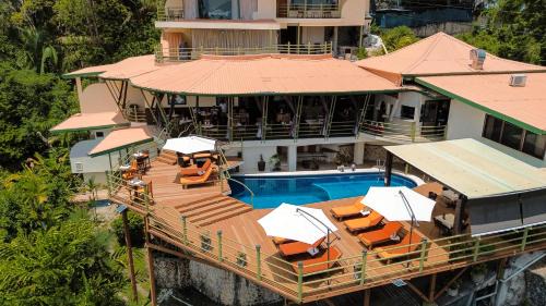 Issimo Suites (Adults Only)