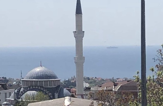 Estambul Niza y tranquila junto al mar.