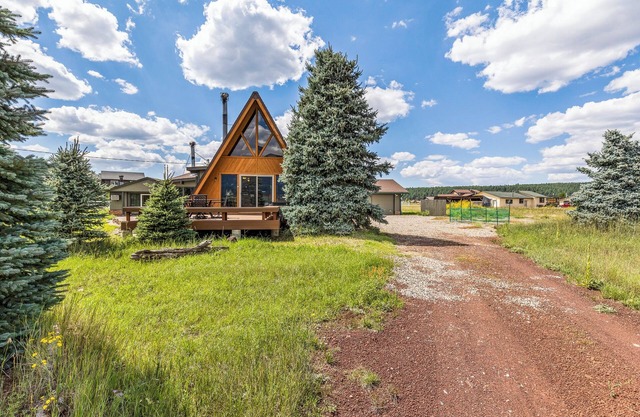 4bdr Chalet with Mountain Views