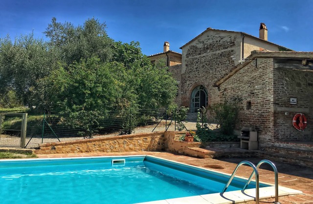 Casale toscana, vista a la piscina, WiFi, caminando a un pueblo cerca de Montalcino