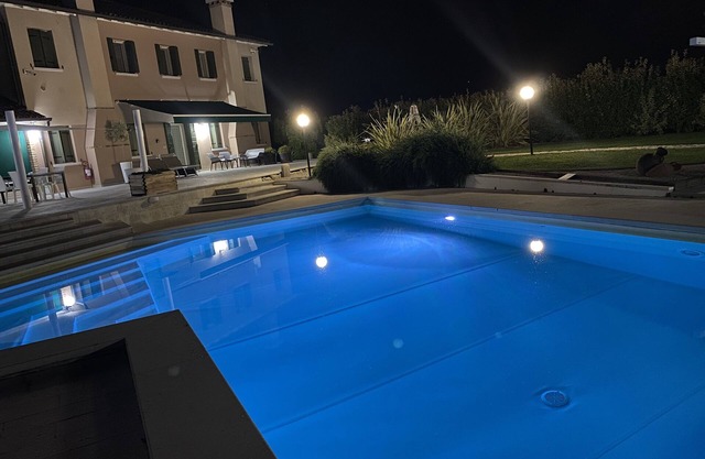 Aplicación de lujo MAISON DE CHARME. Villa rural con piscina, wifi, aire acondicionado.