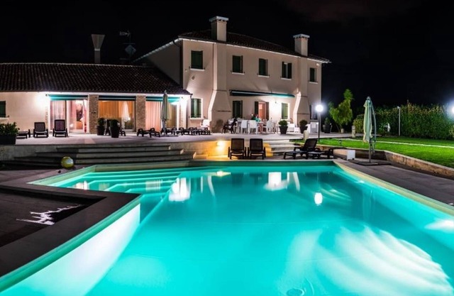 Aplicación de lujo MAISON DE CHARME. en casa de campo con piscina, WIFI, aire acondicionado.