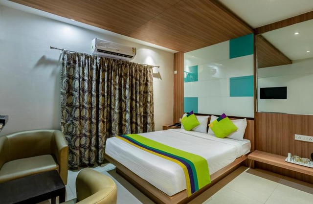 Itsy Hotels Hiland Suites