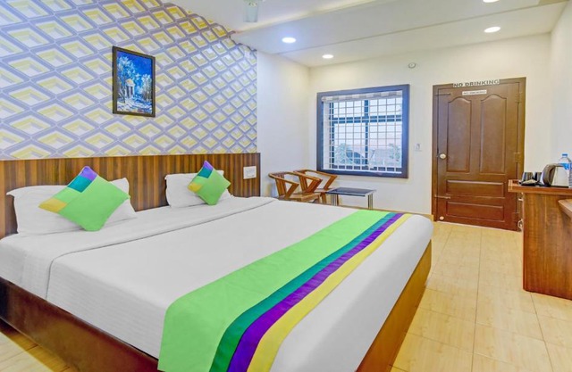 Itsy Hotels Igloo Residency Raja Seat