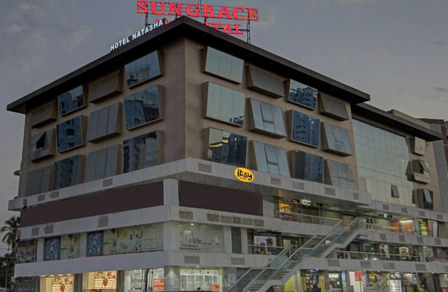 Itsy Hotels Natasha, Vesu, Surat