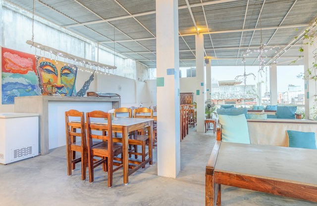 Itsy Hotels Red Lotus Heritage, Promenade Beach