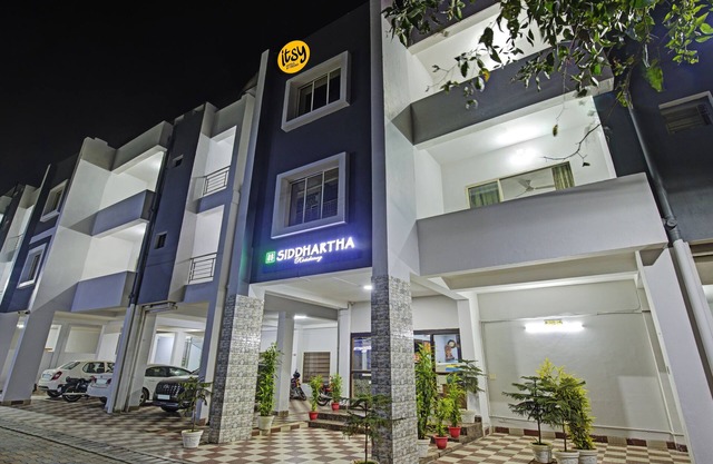 Itsy Hotels Sidhartha Residency