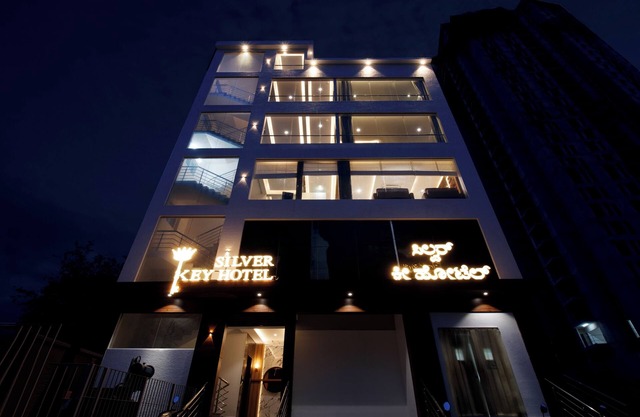 Itsy Hotels Silver Keys