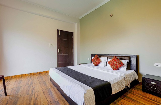 IVA 1 BHK - w/ Wi-Fi, Kitchen, Food, Balcony, Garden