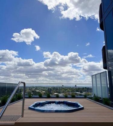 Ivanhoe Apartment 2Bed 2Bath with Balcony City View
