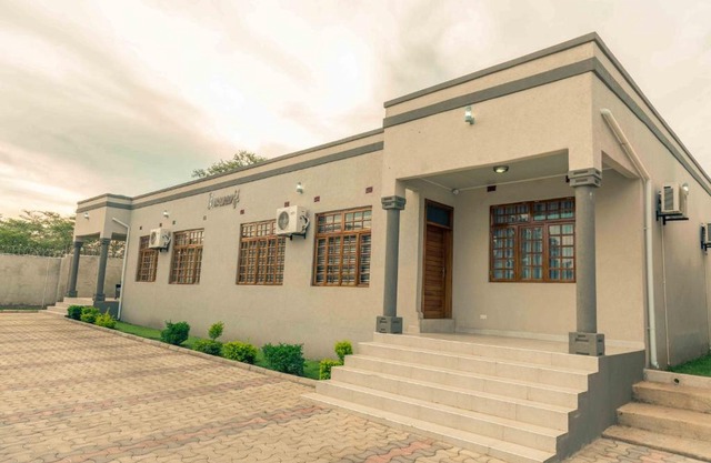 Ivwananji II - Kat-Onga Apartments