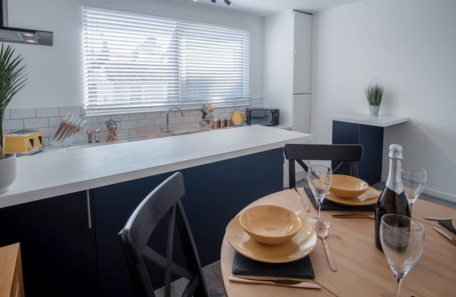 Ivy Cellar - 1 Bedroom Apartment - Tenby