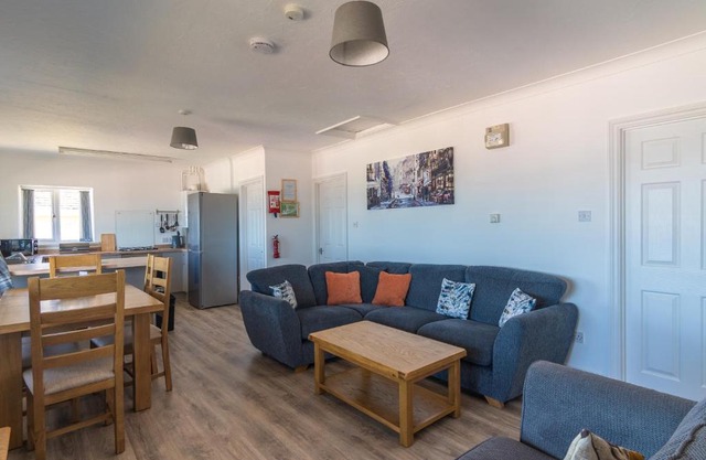 Ivy Cottage with Sea Views