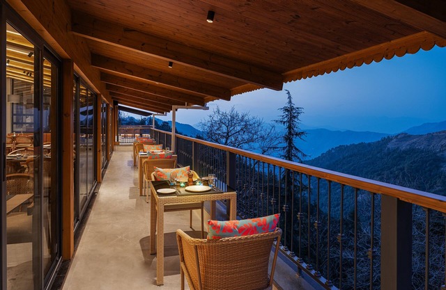 jüSTa Hollow Oak, Mussoorie