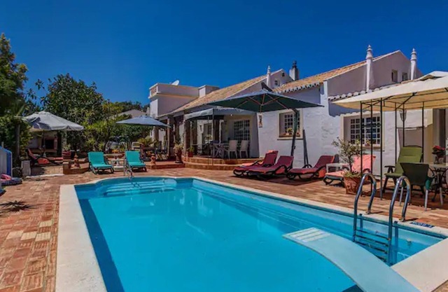 Jacarandá Apartment in Quinta Velha by LovelyStay