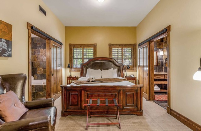 White Buffalo Club - Suite de 3 habitaciones