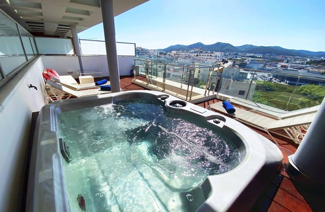 Jacuzzi Apartment Marina Botafoch Ibiza